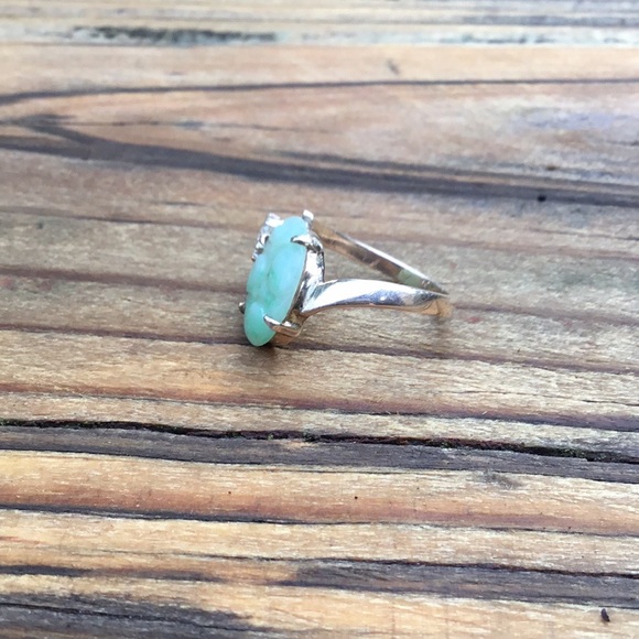 10kt yellow gold jade and diamond ring…2.5 grams - Picture 8 of 11